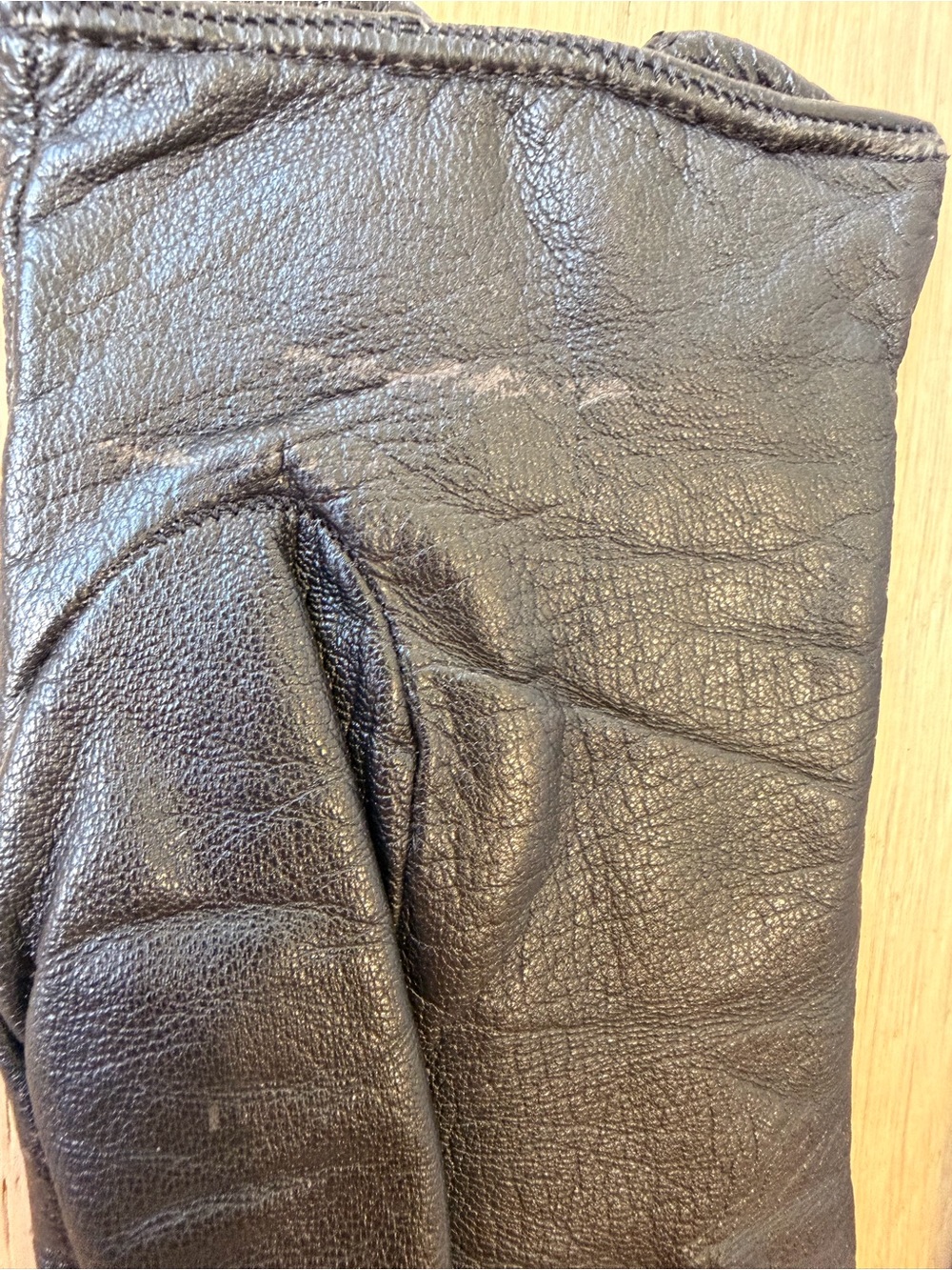 Women’s Black Leather Gloves - Picture 5 of 5